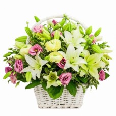 PREMIUM BASKET WITH LILIUM AND SEASONAL FLOWERS